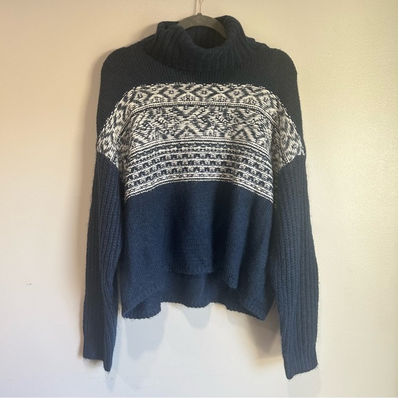 American Eagle Fairisle Turtleneck Sweater - Picture 2 of 3